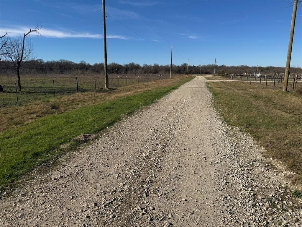 2.29 acres in Navarro County