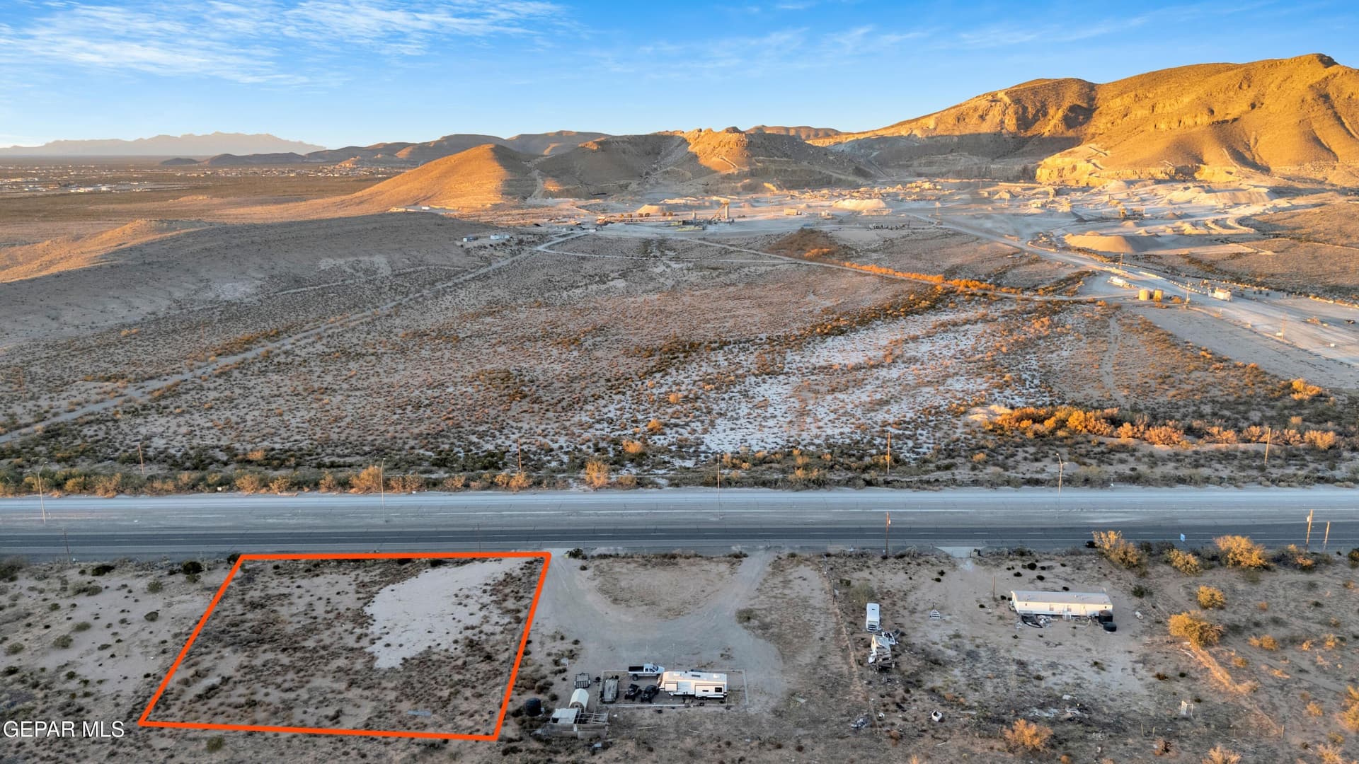 1.01 acres in El Paso County gallery image 3