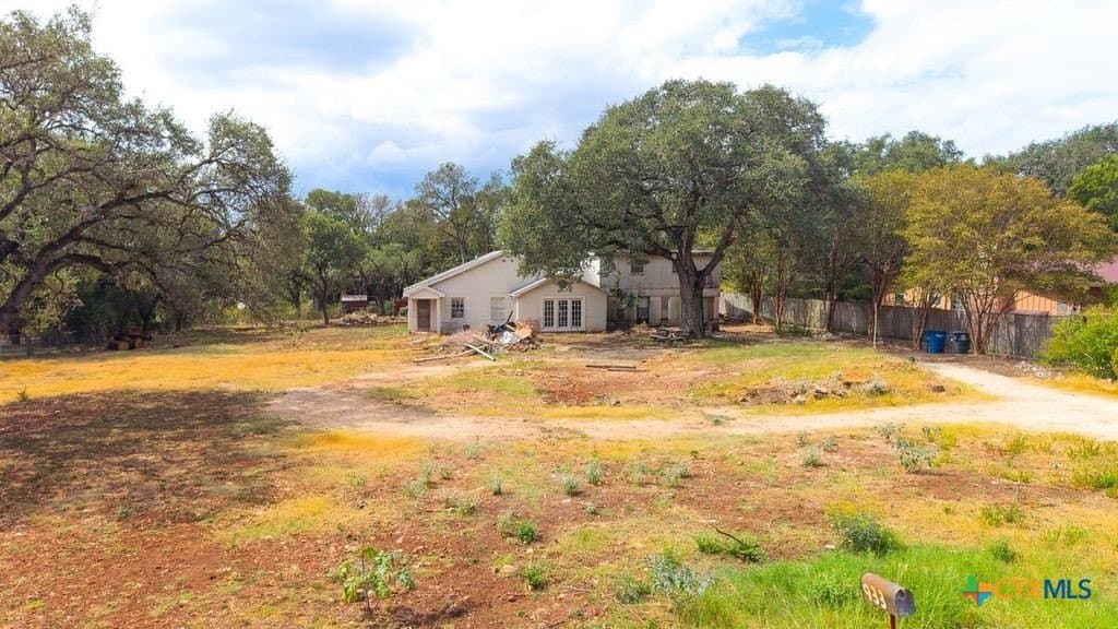 0.91 acres in Comal County - photo 2