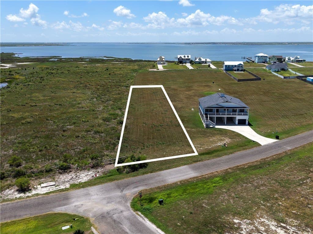 0.85 acres in Aransas County - photo 2