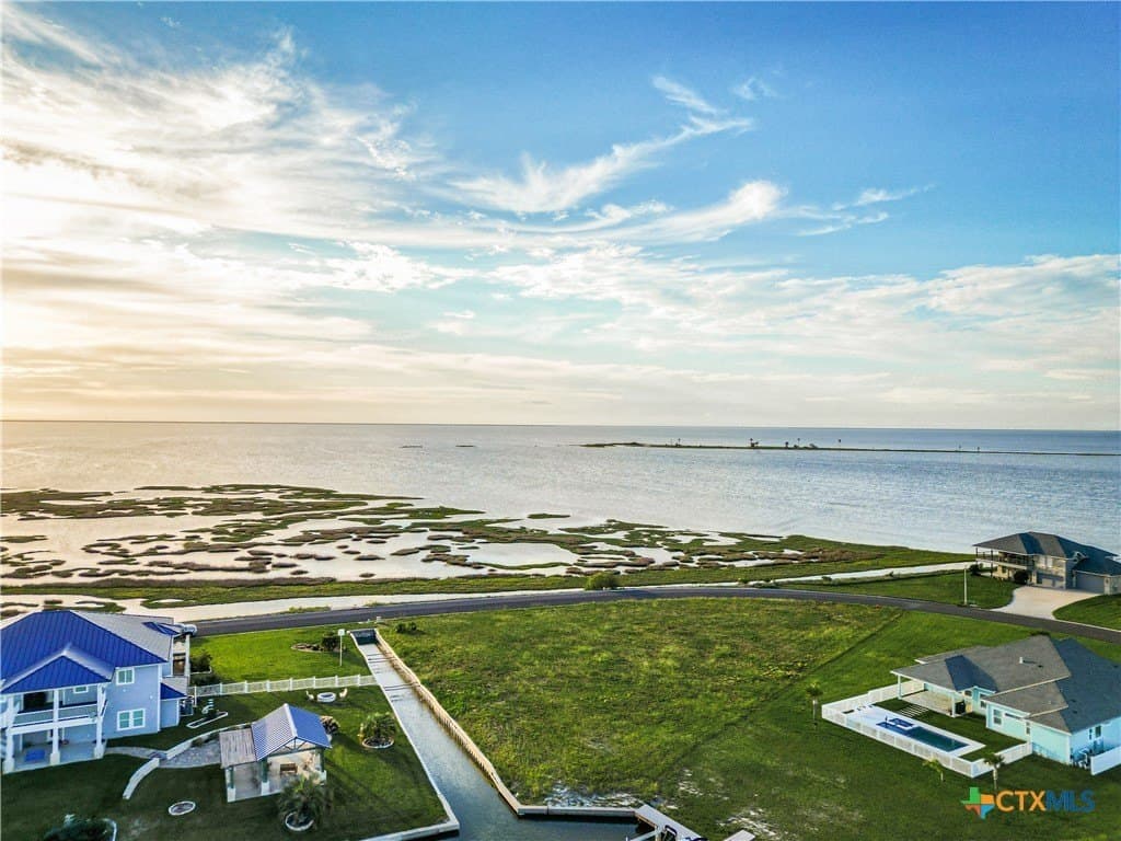0.76 acres in Aransas County