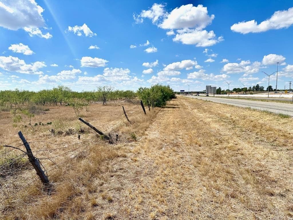 22 acres in Nolan County