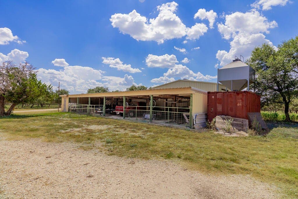 800 acres in Kimble County - photo 31