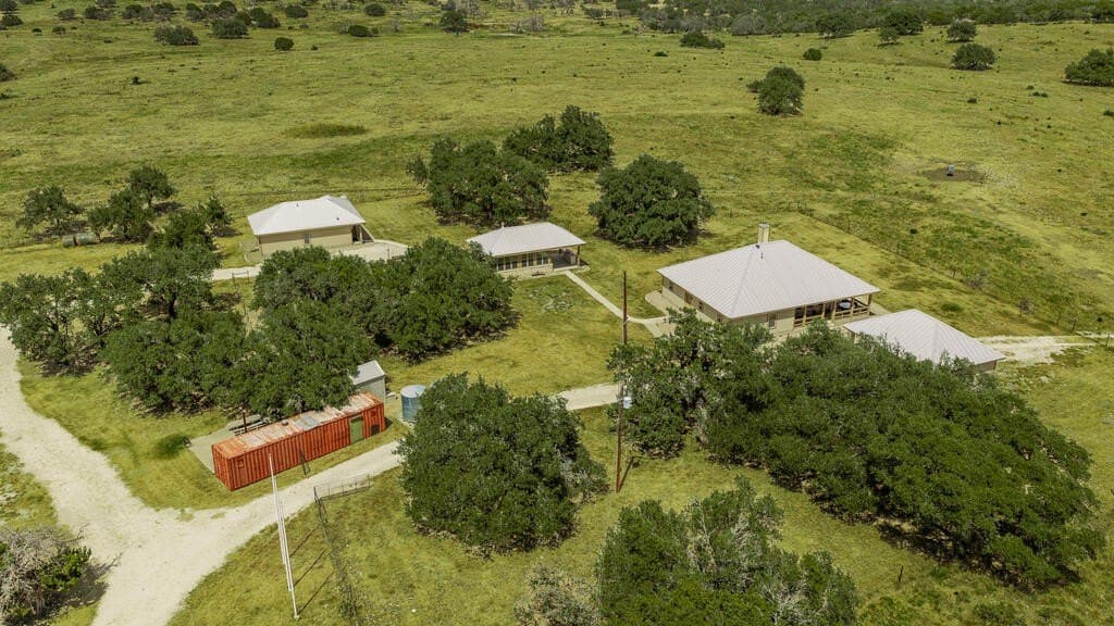 800 acres in Kimble County - photo 5