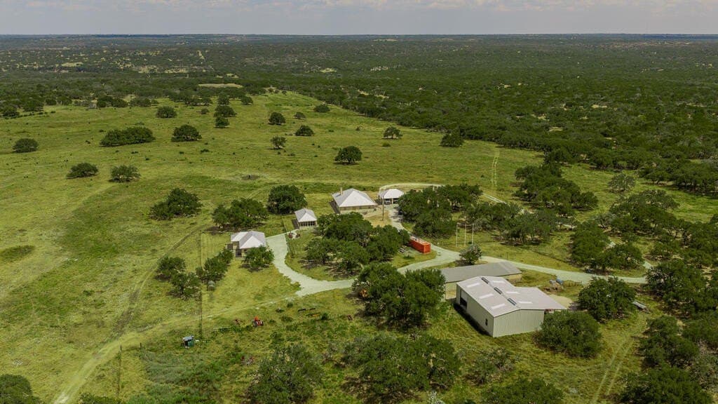 800 acres in Kimble County - photo 3