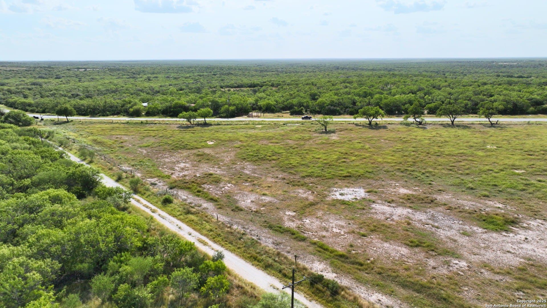 32 acres in Karnes County gallery image 4