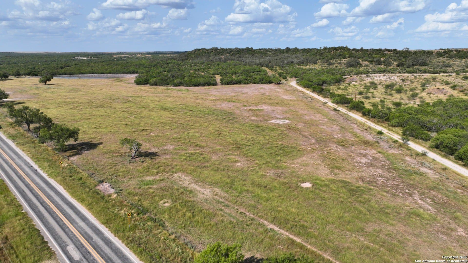 32 acres in Karnes County