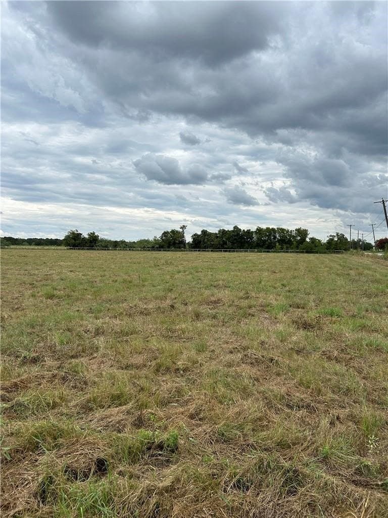 10 acres in McLennan County gallery image 4