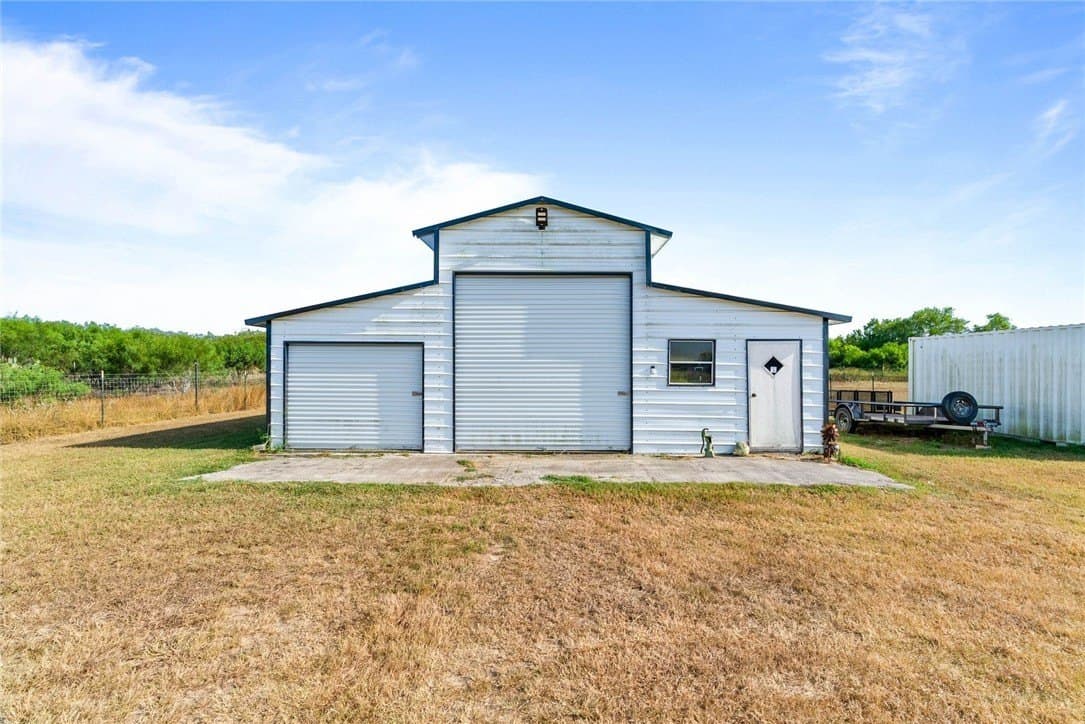 10 acres in Kleberg County - photo 33