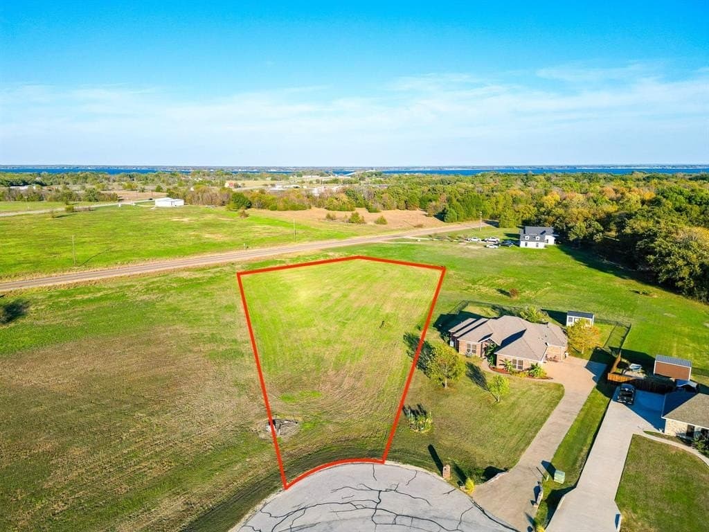 1.47 acres in Navarro County