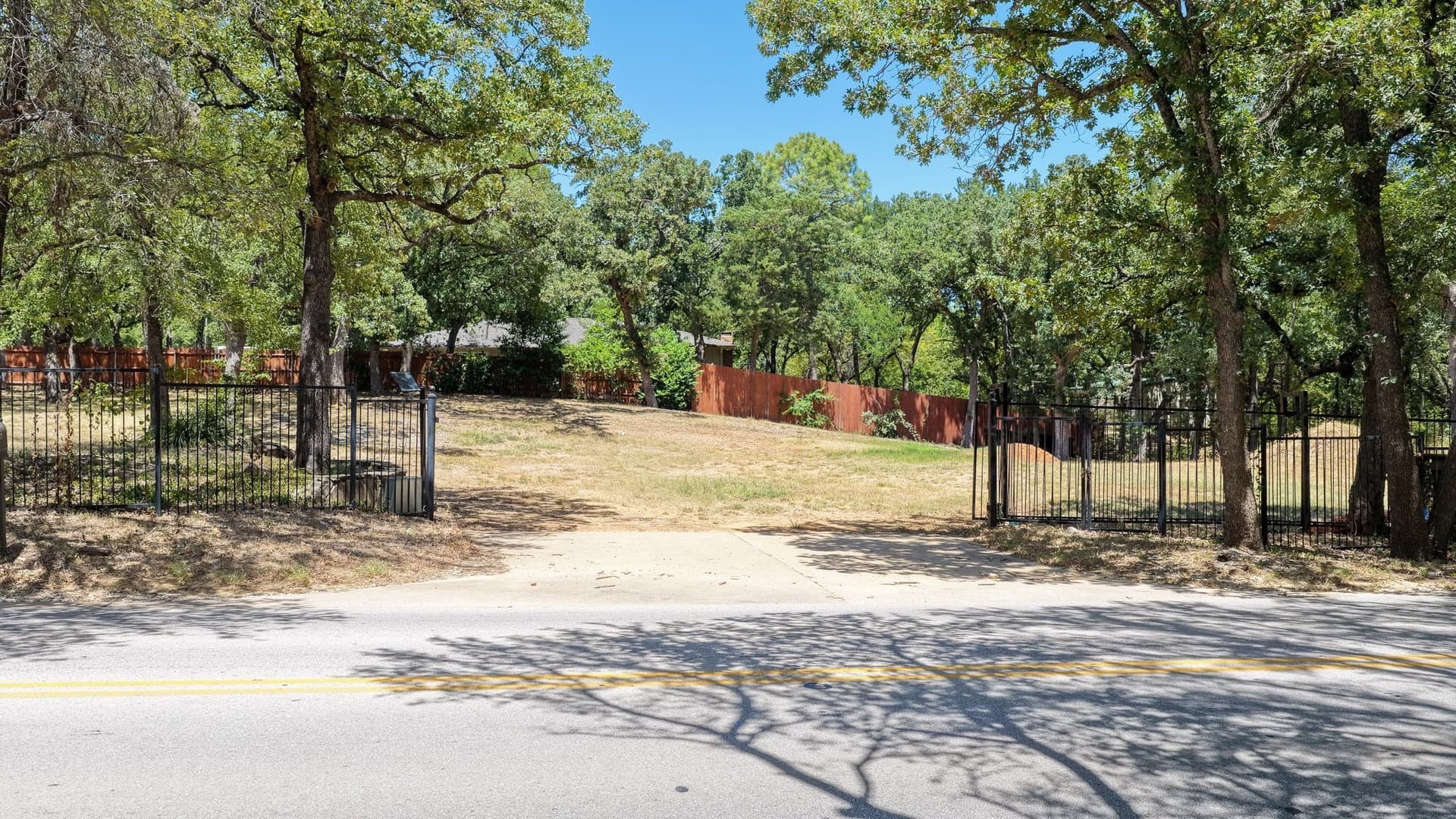 1.11 acres in Tarrant County - photo 3