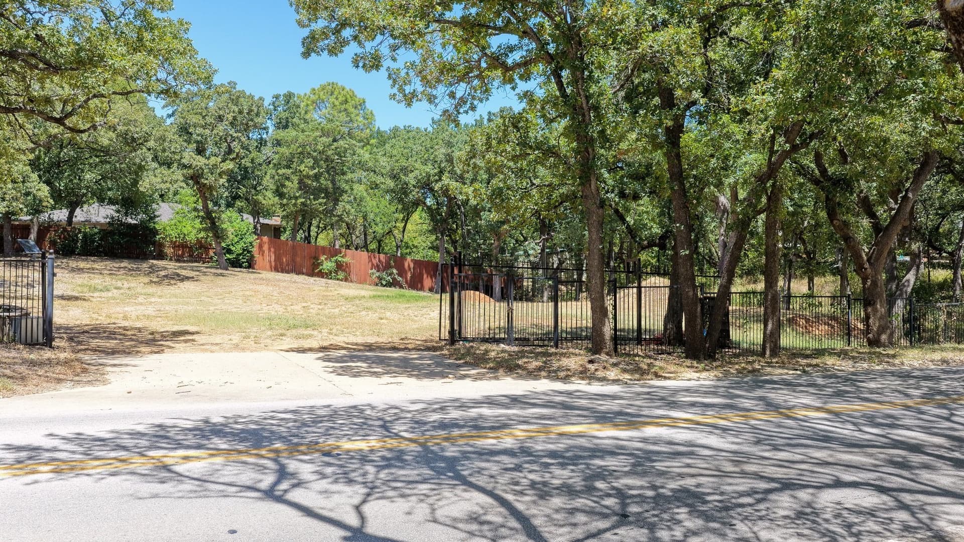 1.11 acres in Tarrant County - photo 4
