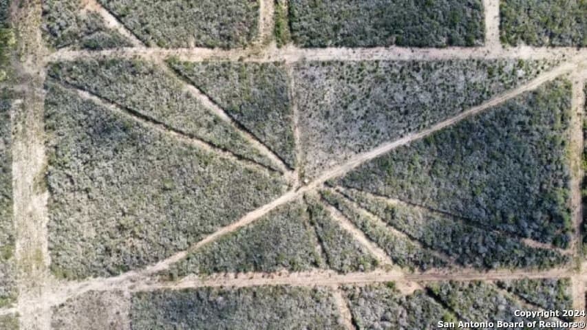 15 acres in Frio County