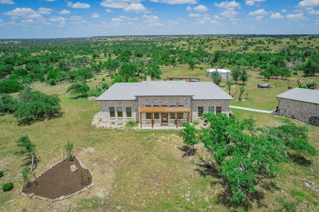 100.71 acres in Gillespie County - photo 6