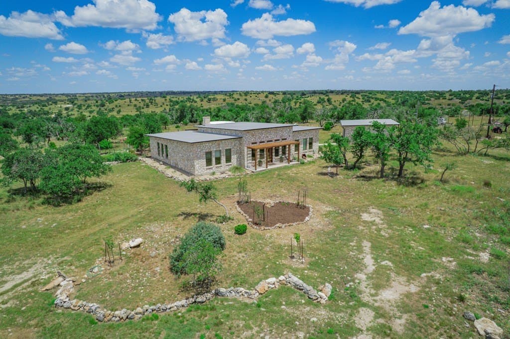 100.71 acres in Gillespie County - photo 8