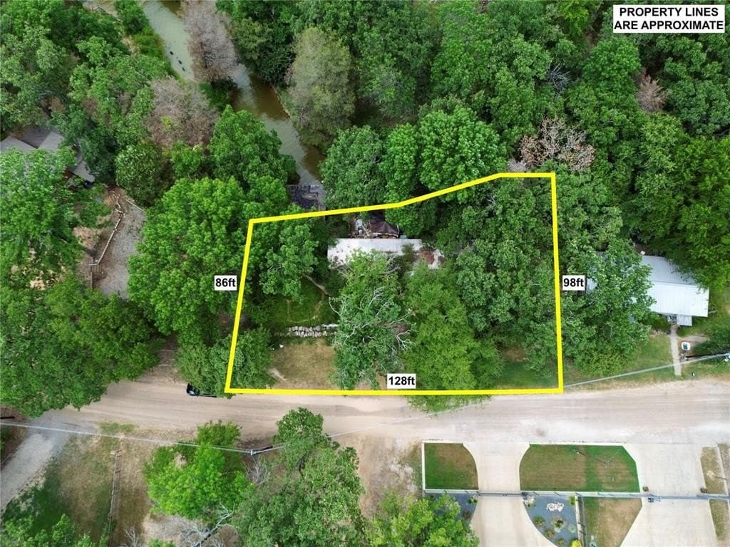 0.26 acres in Henderson County gallery image 4