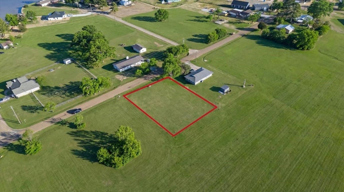 0.34 acres in Henderson County gallery image 3