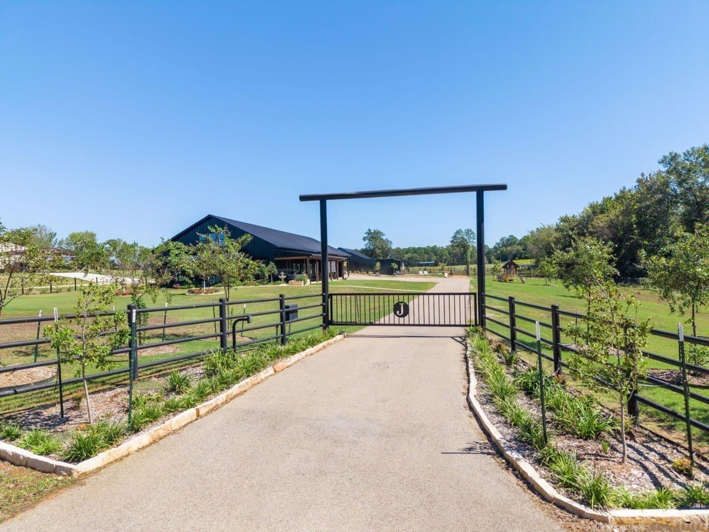 10 acres in Smith County