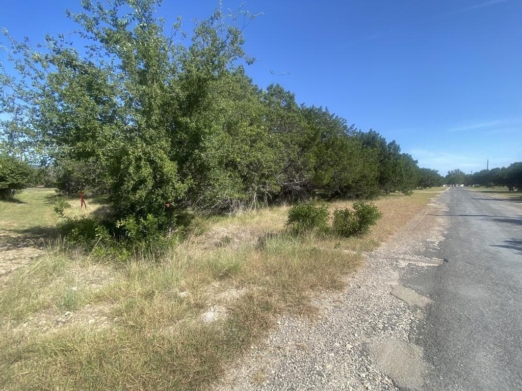 0.4 acres in Real County - photo 5