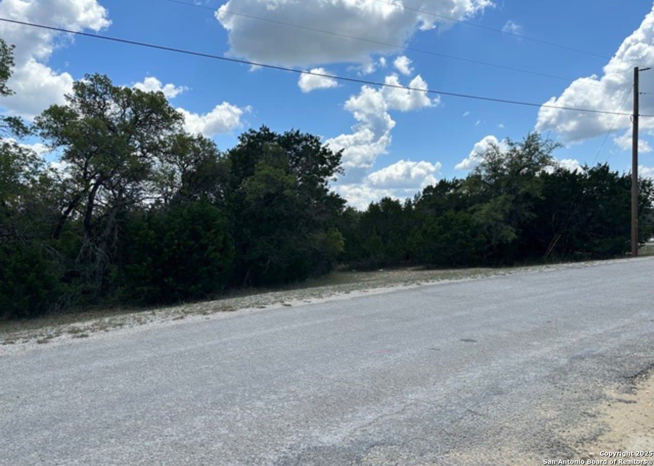 1.03 acres in Bandera County - photo 4