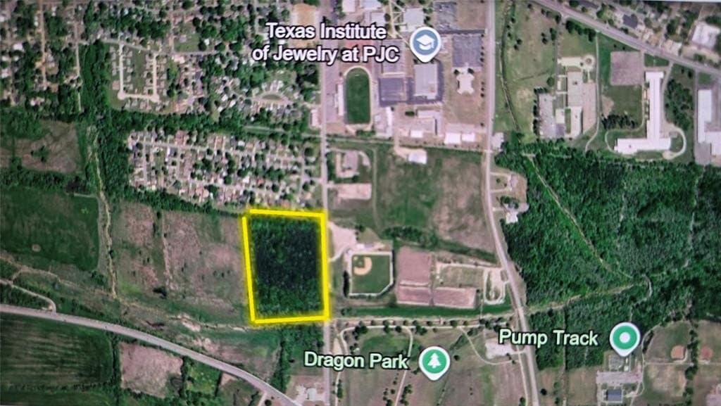 11.2 acres in Lamar County gallery image 3