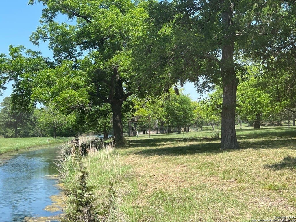 3.58 acres in Kerr County - photo 3