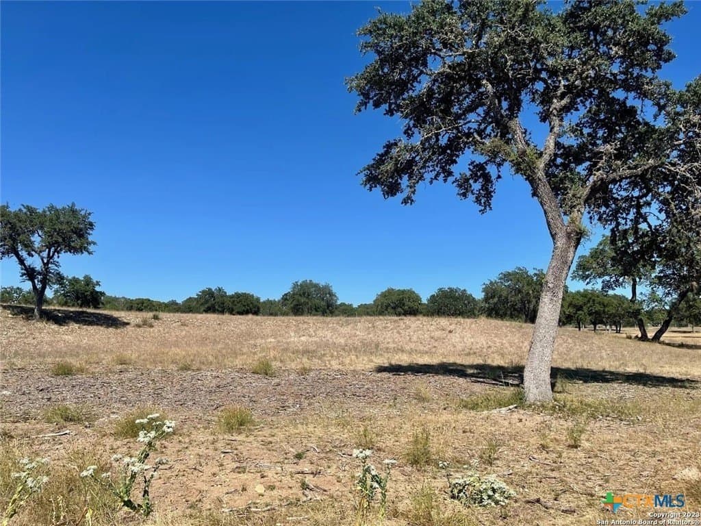 5.02 acres in Bandera County - photo 7