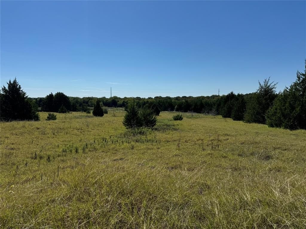 16.25 acres in Ellis County
