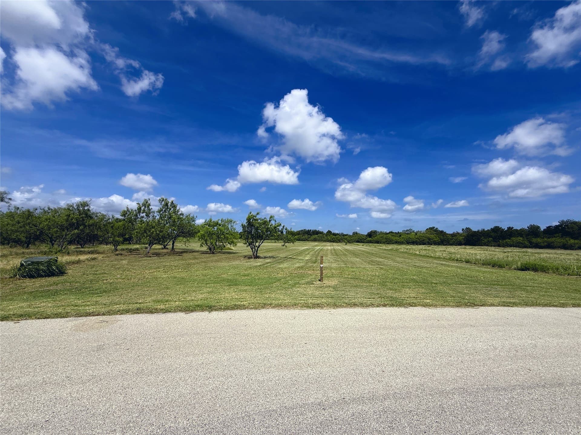 1.62 acres in Navarro County gallery image 2