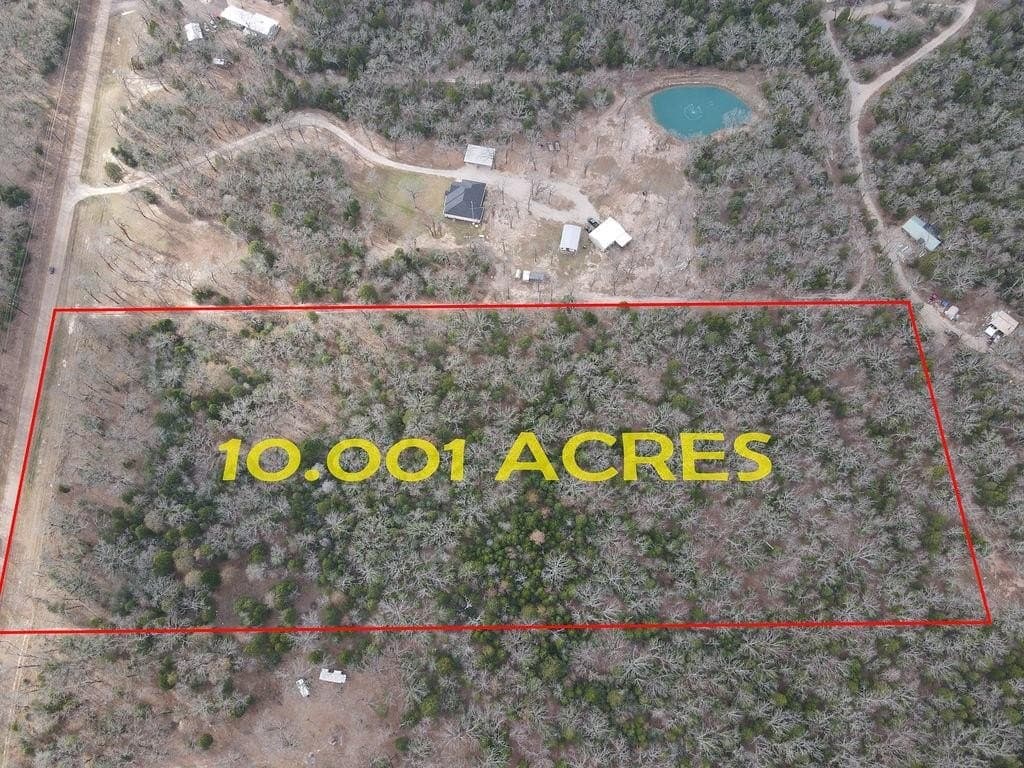 10 acres in Henderson County