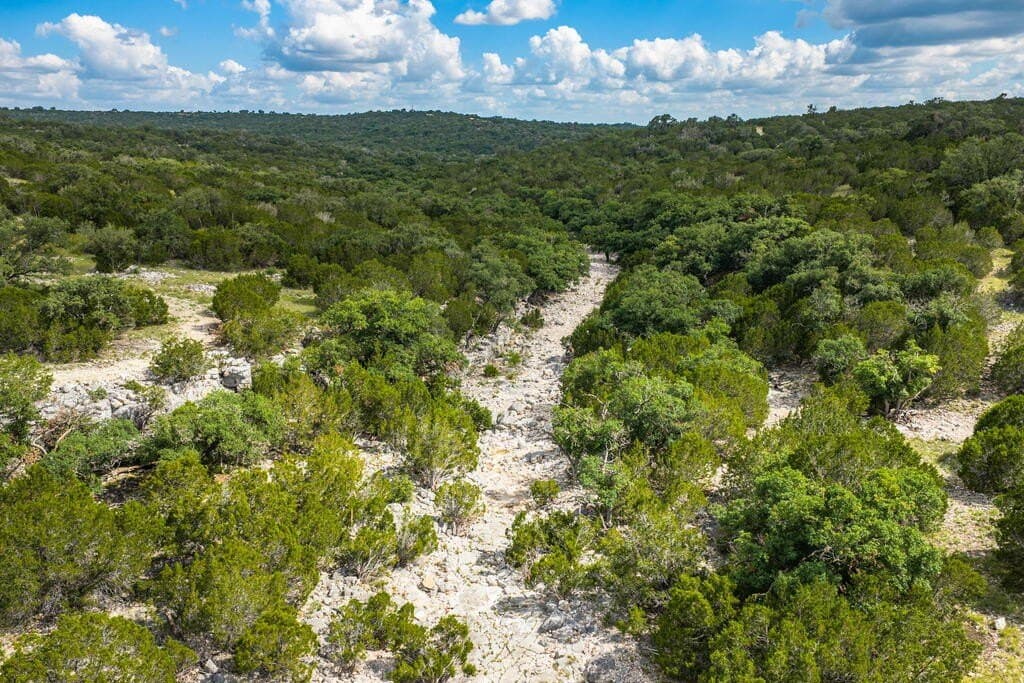 100 acres in Real County - photo 28