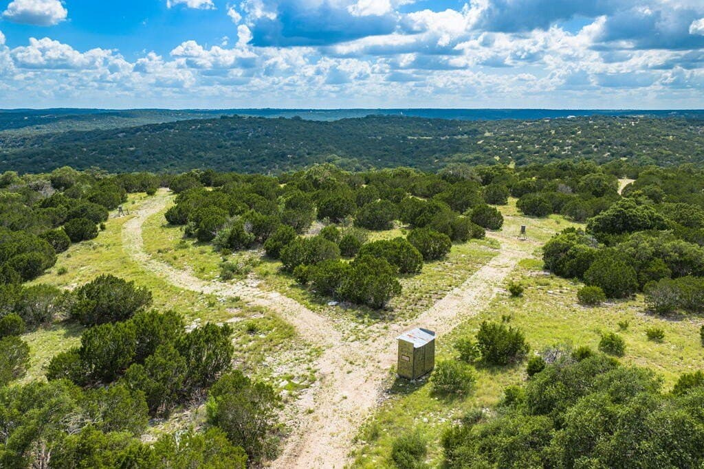 100 acres in Real County - photo 32