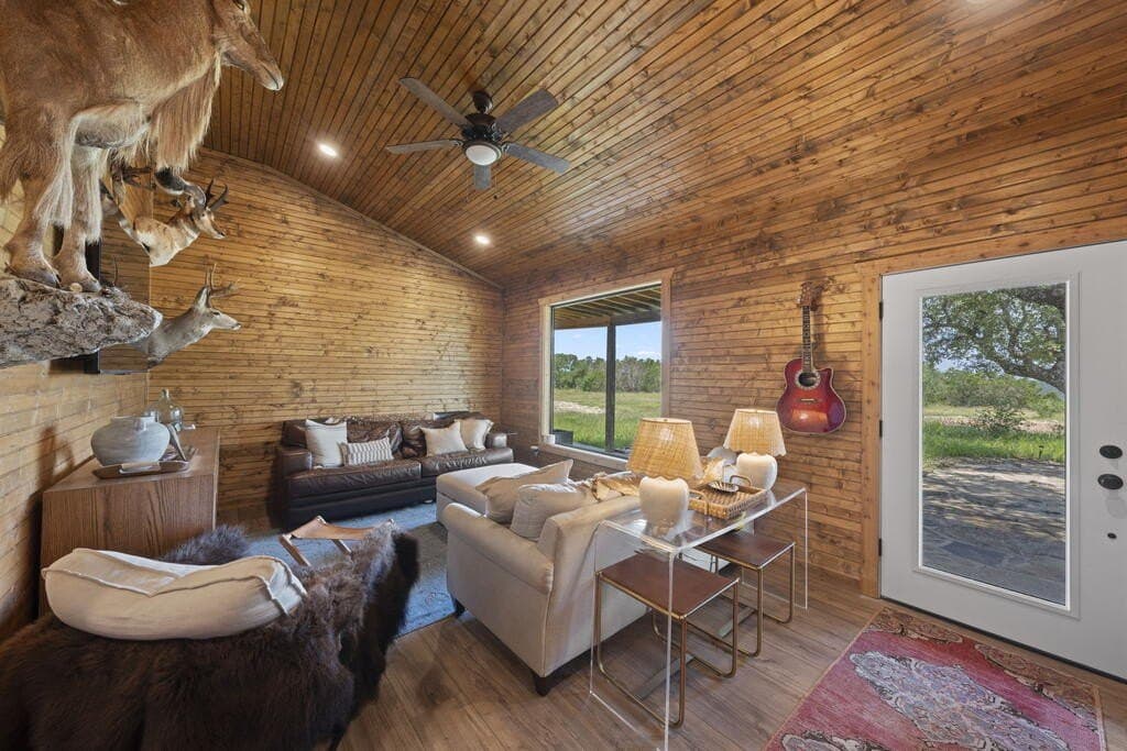 100 acres in Real County - photo 11