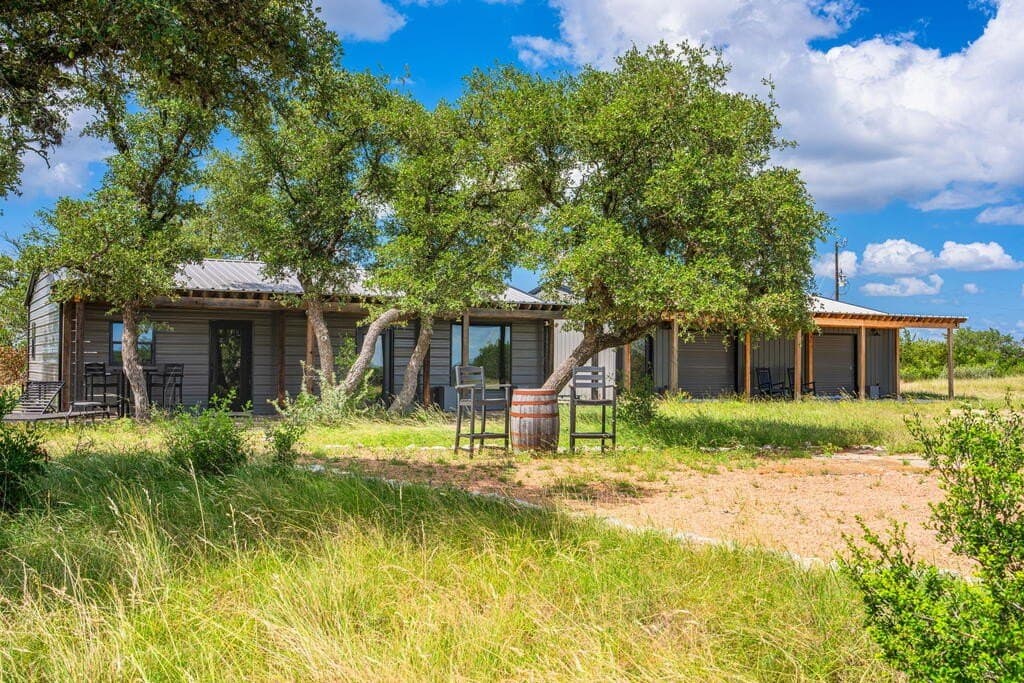 100 acres in Real County - photo 8