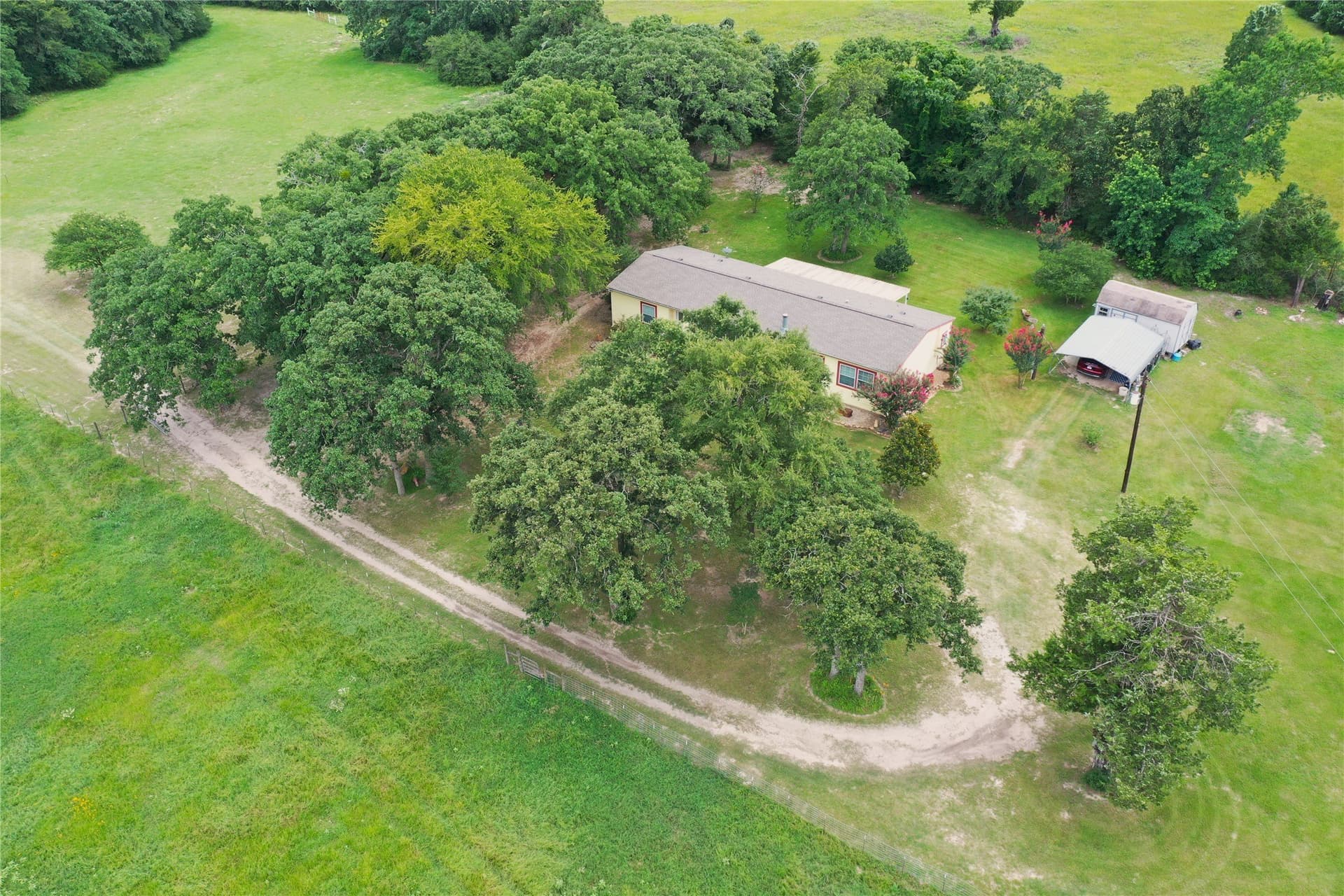 10.96 acres in Freestone County - photo 4