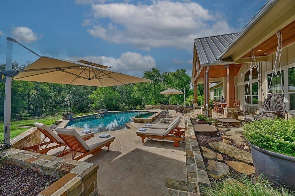 13.6 acres in Waller County gallery image 3