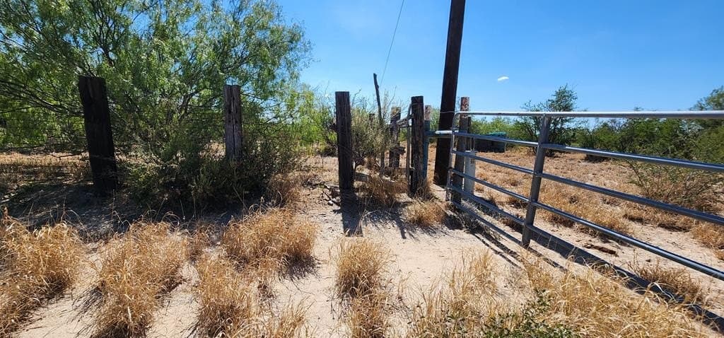 109.84 acres in Dimmit County - photo 21