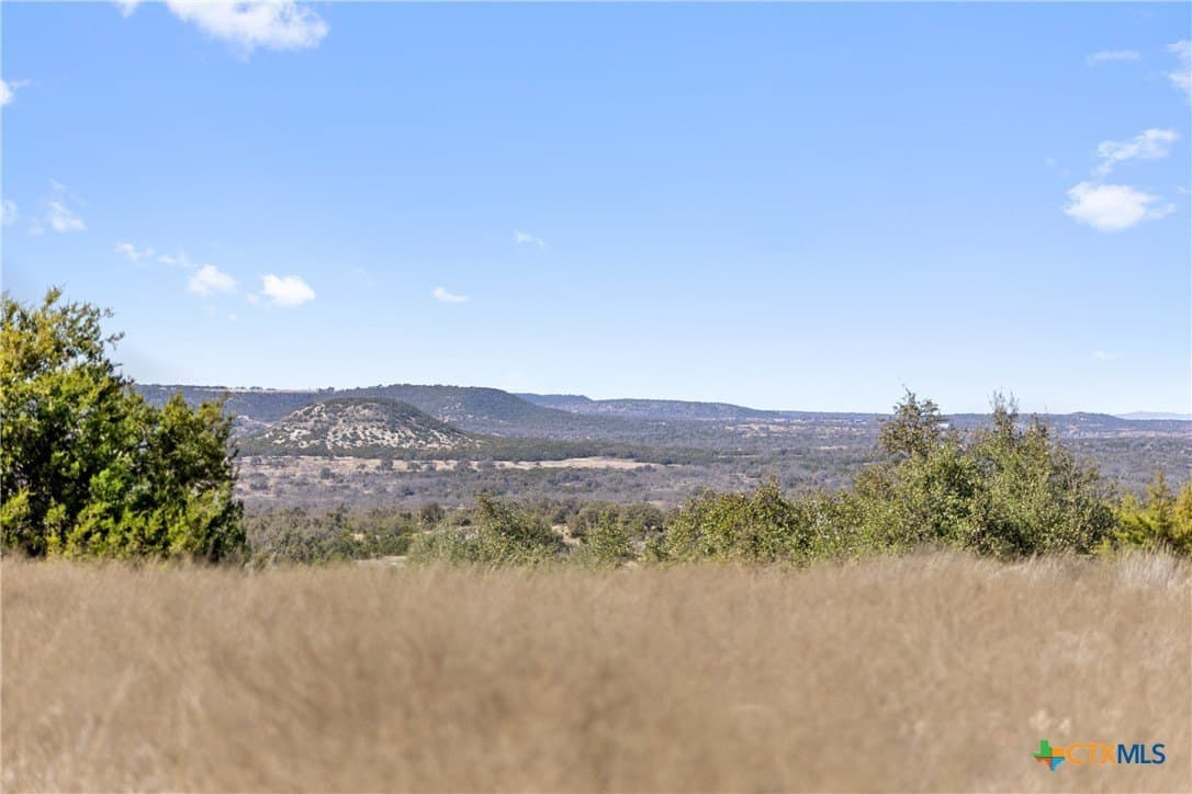 127 acres in Gillespie County