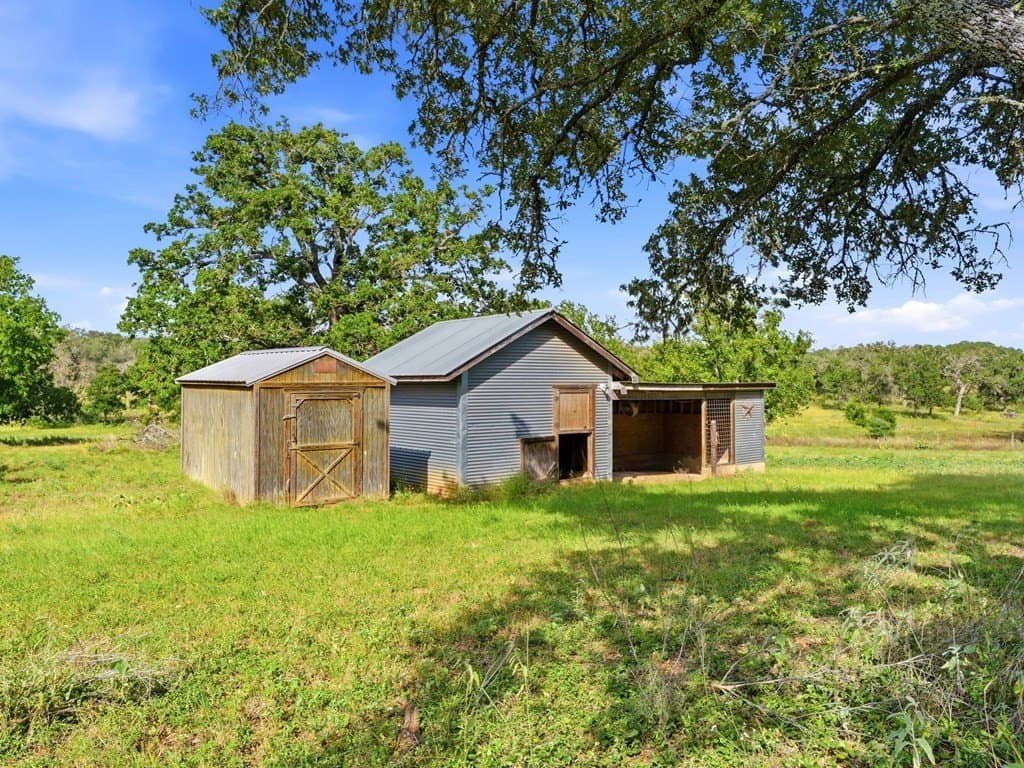 7.05 acres in Gillespie County - photo 37