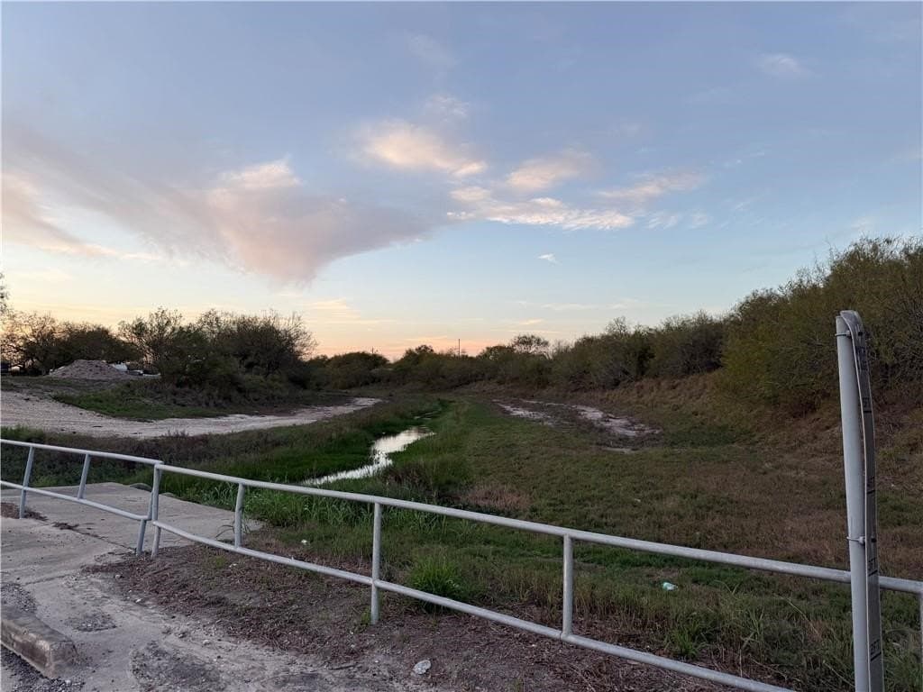 4.05 acres in Kleberg County gallery image 2