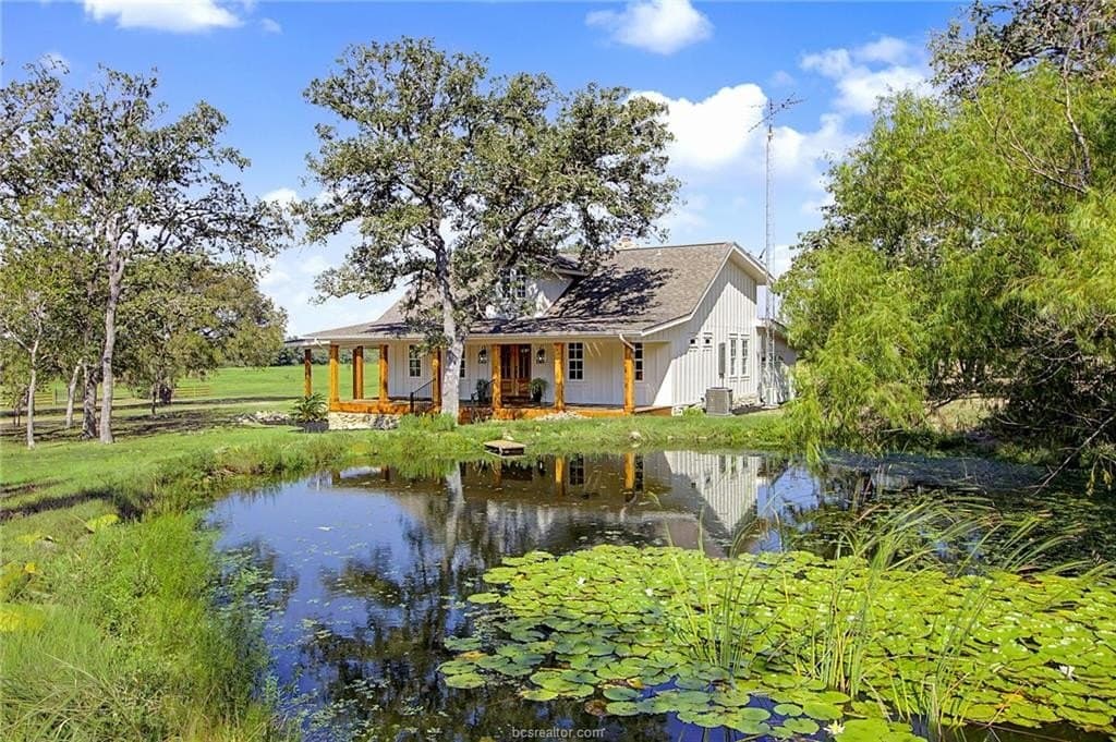 81 acres in Burleson County