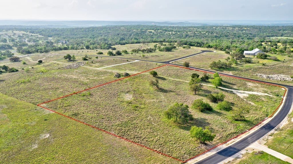 5.01 acres in Kerr County gallery image 4