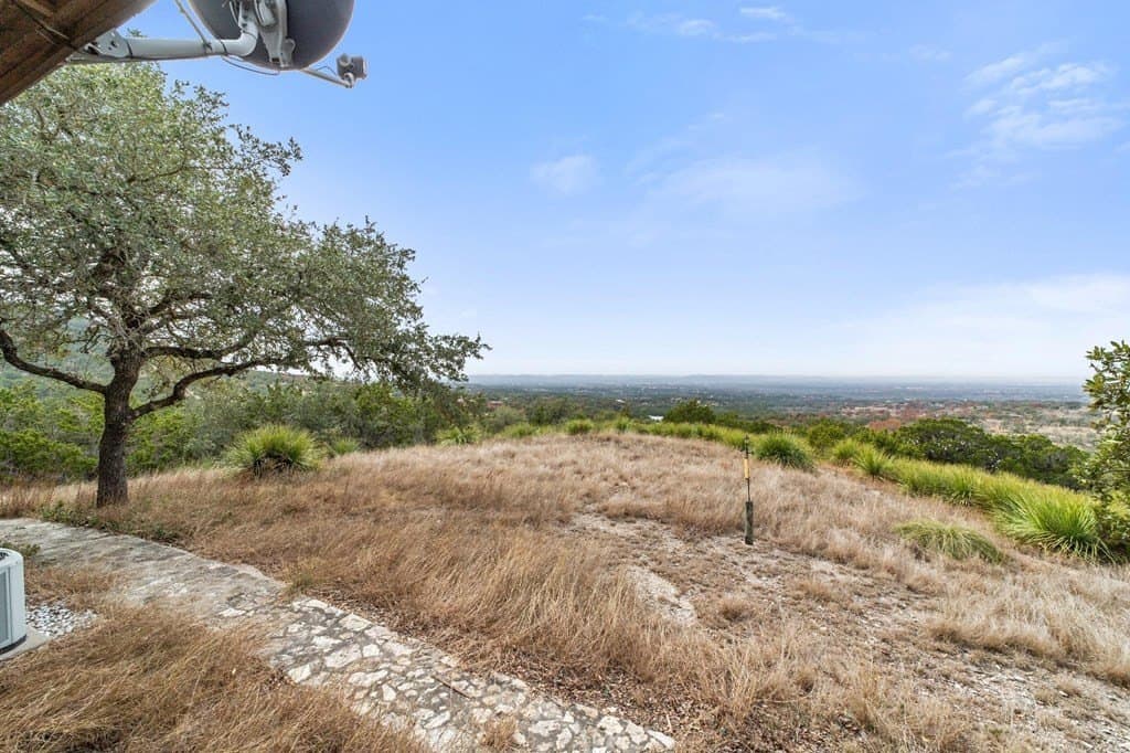 14.92 acres in Bandera County gallery image 4
