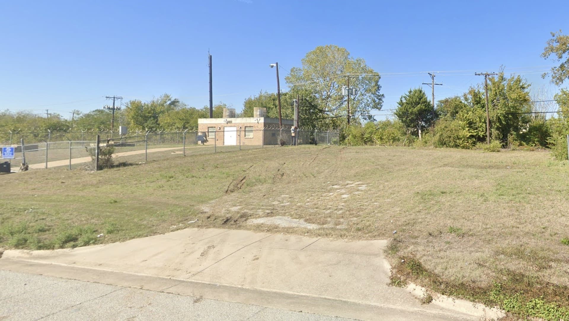 0.25 acres in Tarrant County gallery image 2