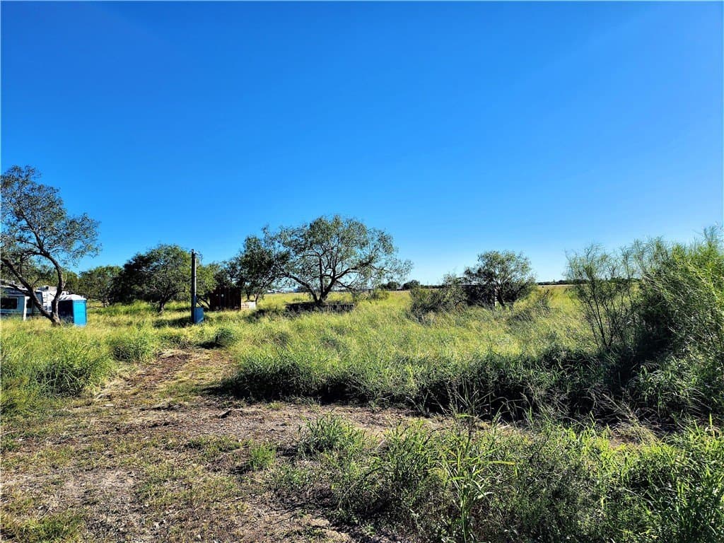 1.5 acres in San Patricio County