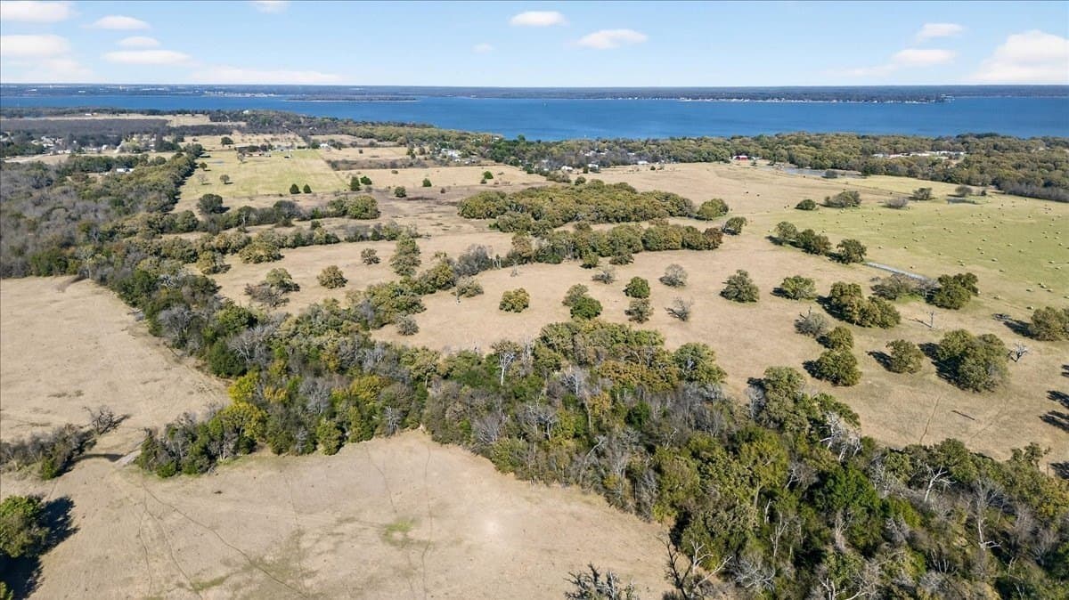 151.44 acres in Henderson County - photo 35