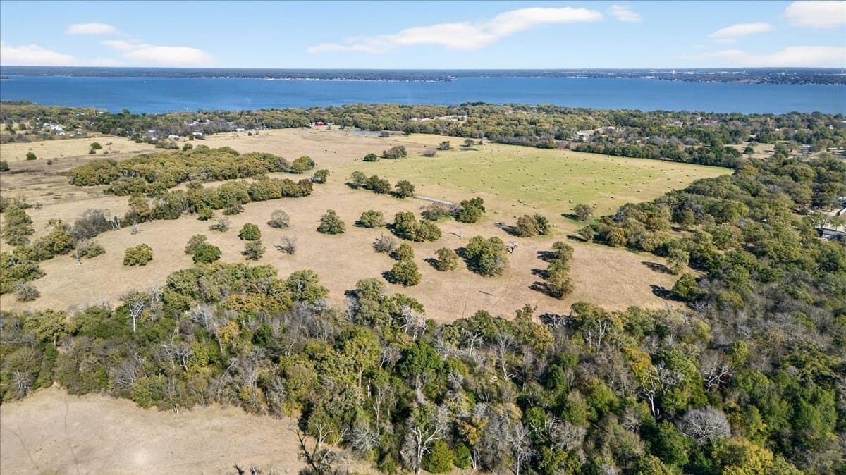 151.44 acres in Henderson County - photo 14