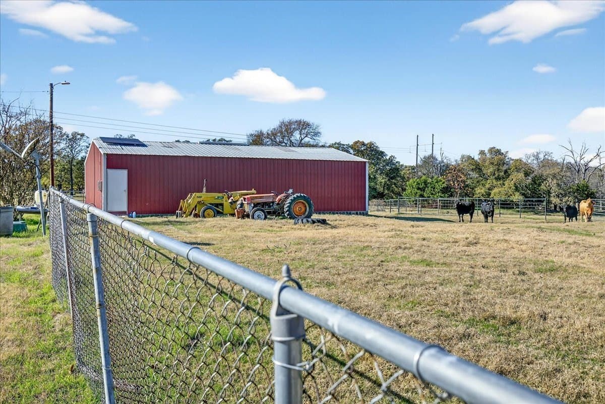 151.44 acres in Henderson County - photo 11