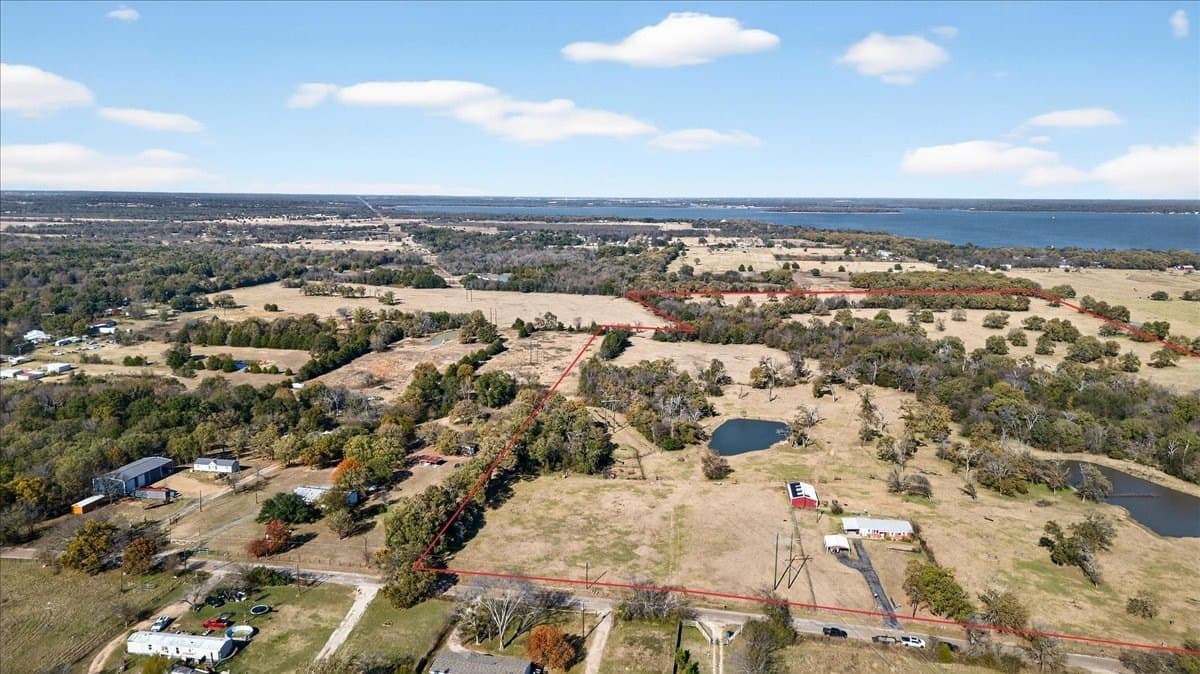 151.44 acres in Henderson County - photo 4