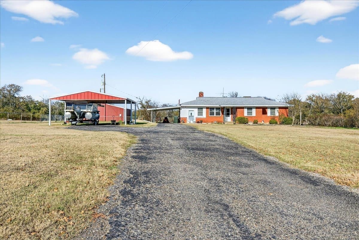 151.44 acres in Henderson County - photo 10
